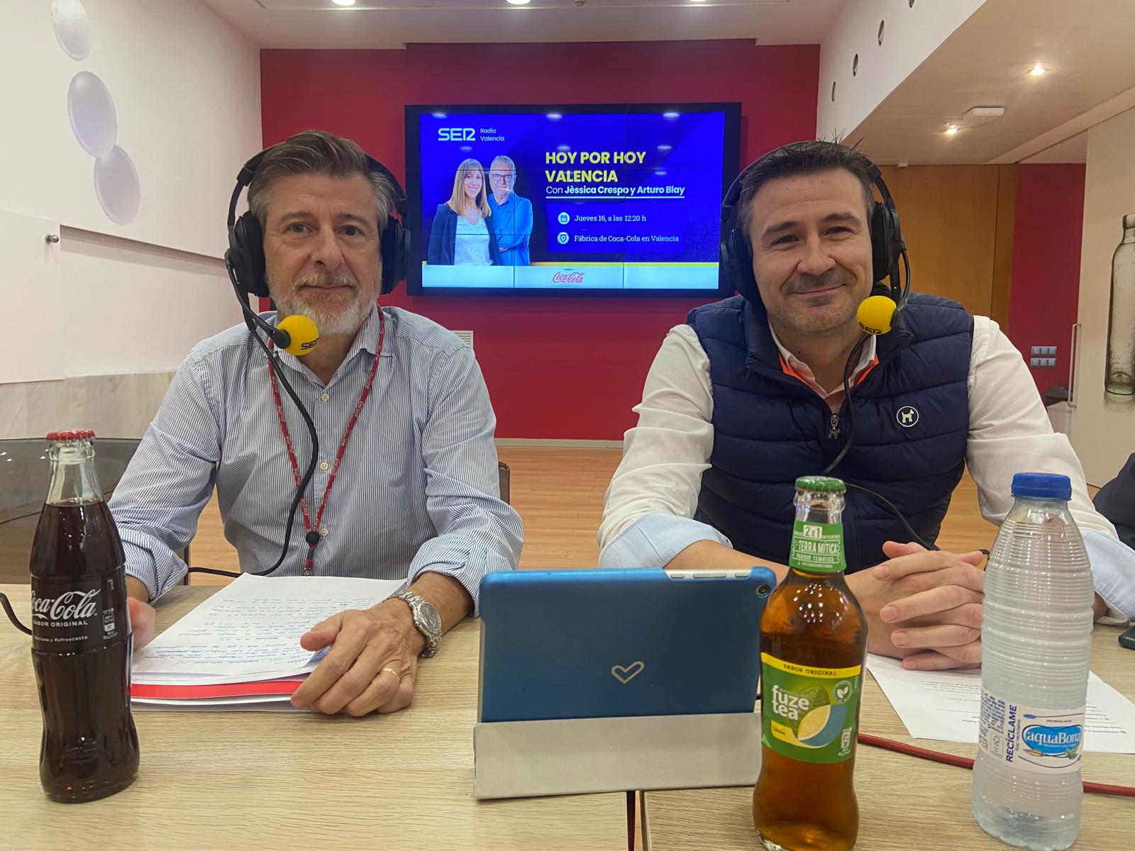 Fernando Álvarez, jefe de PACS de la CV  en CCEP Iberia y Juan Carballal, director de la planta de Coca Cola de Quart de Poblet