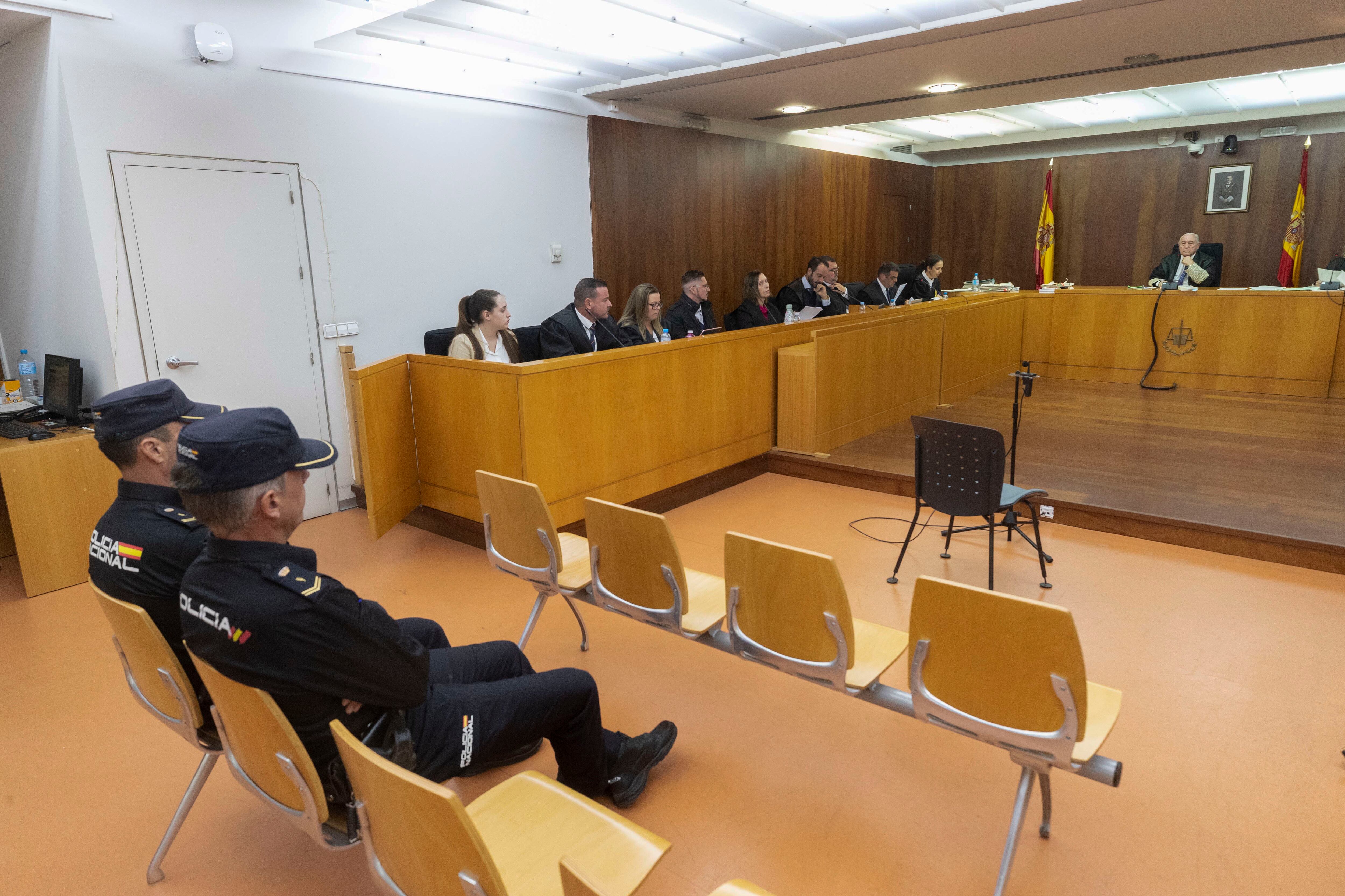 Juicio con un jurado en Cartagena contra una pareja de jóvenes acusados de atropellar y quemar vivo en 2021 en La Puebla al exnovio de ella