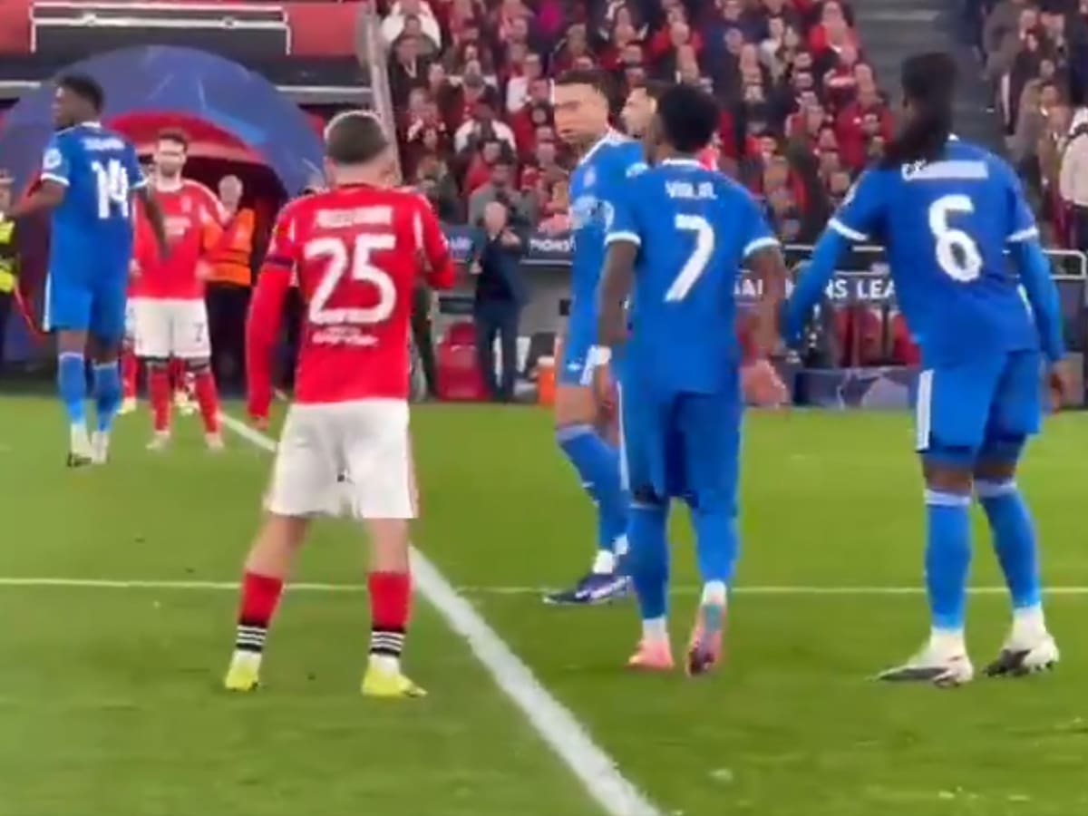 El Benfica asegura que los jugadores no pudieron escuchar a Prestianni y se defiende: "¿Por qué no reaccionó ninguno?"