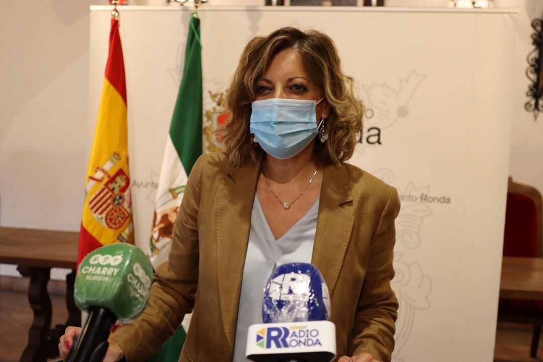 La delegada municipal de Ocupación de Vía Pública, Mª Carmen Martínez