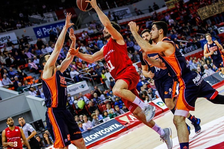 Bellas entra a cansta en el partido ante Valencia Basket