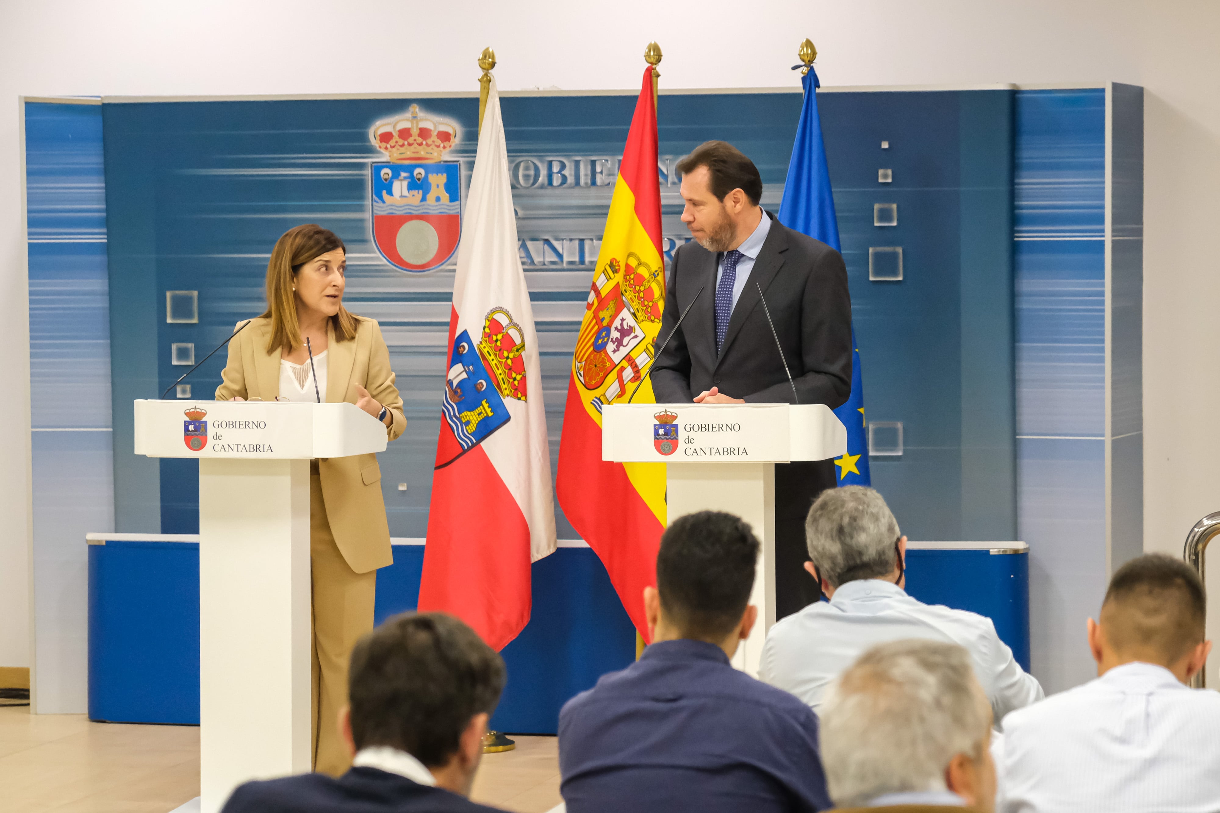 La presidenta de Cantabria, María José Sáenz de Buruaga, recibió e al ministro de Transportes y Movilidad Sostenible, Óscar Puente. 18 de marzo de 2024 © Raúl Lucio