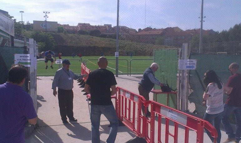 En el último Toledo B-Talavera se dividió la puerta en dos