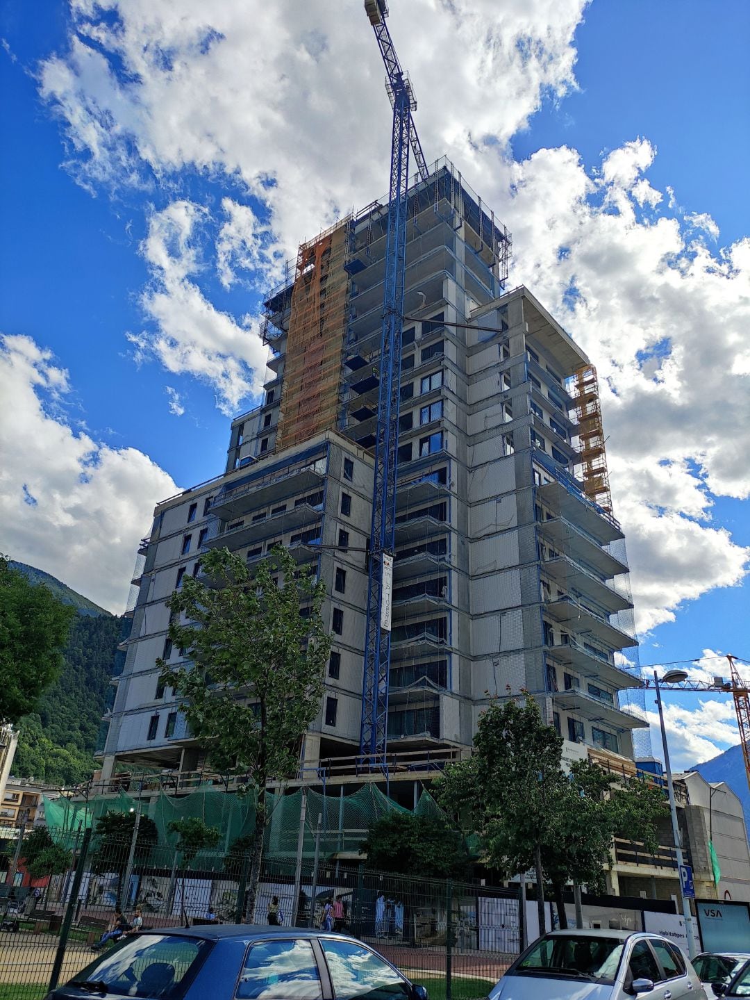 Construcció d'una de les torres del Clot d'Emprivat.