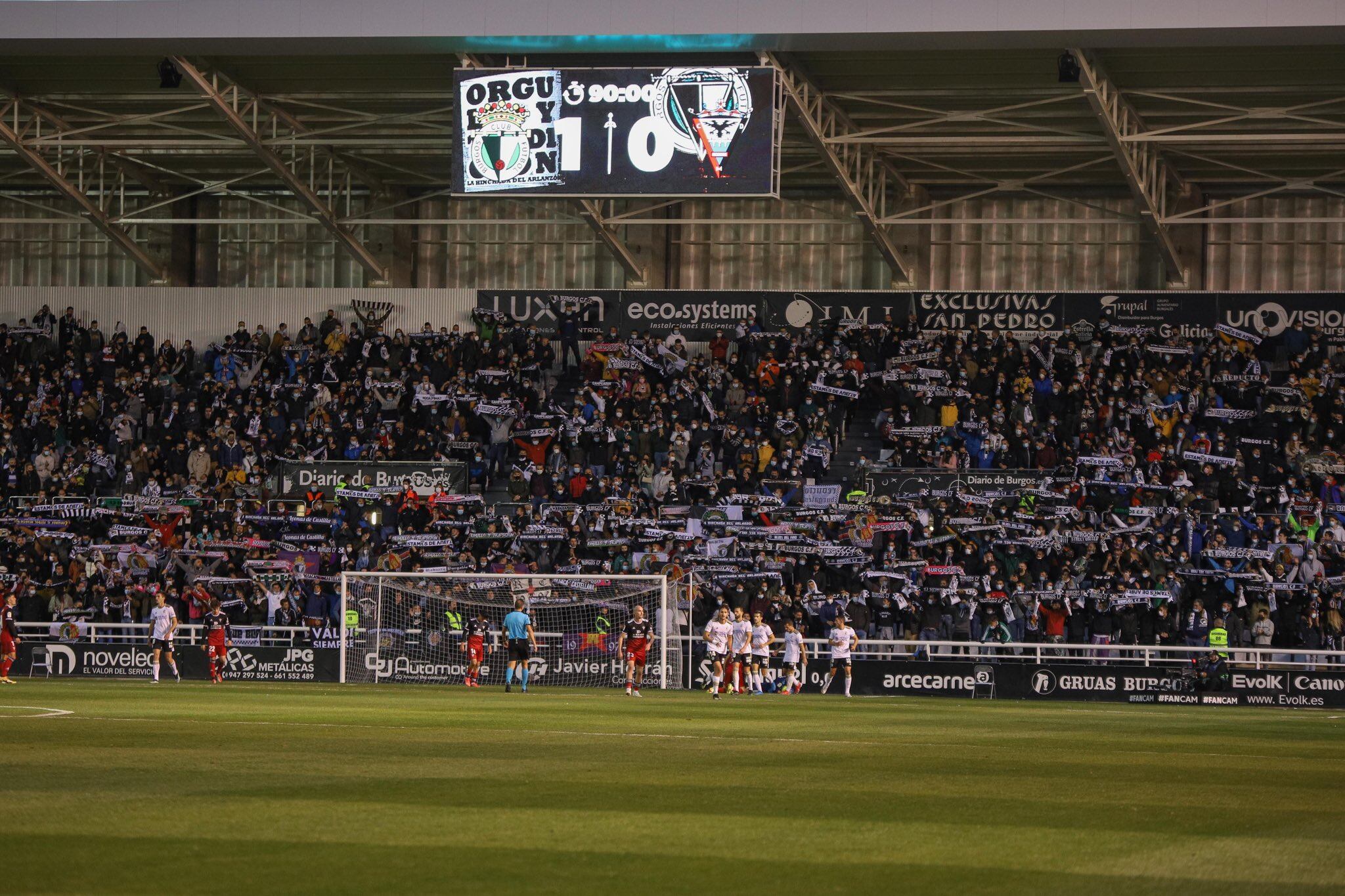 La Grada de Animación del Burgos CF se localiza en el Fondo Sur, justo detrás de la portería. / Foto: LFP