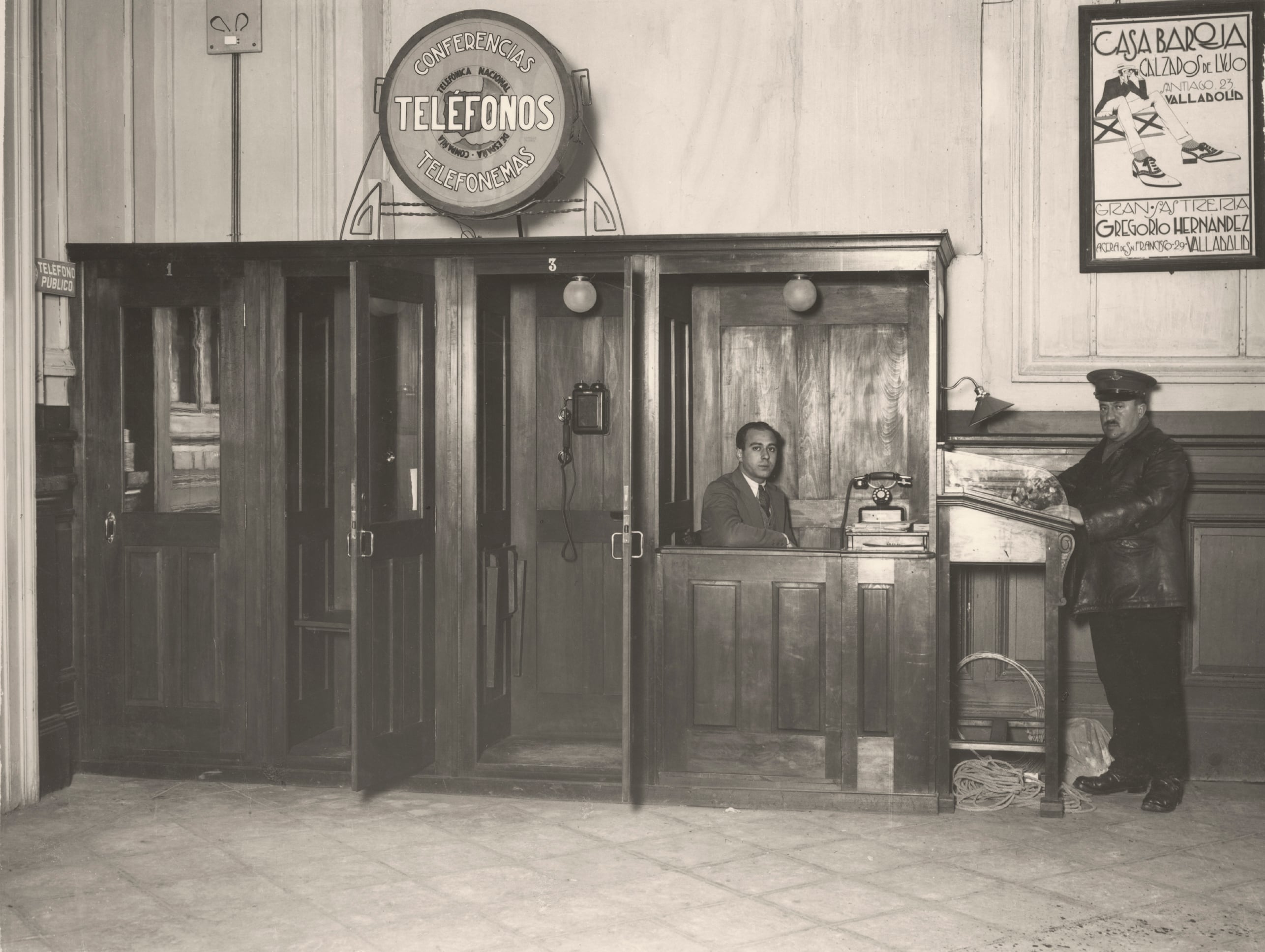 Los archivos fotográficos de Telefónica protagonistas en la antigua estación de de tren de Bustarviejo