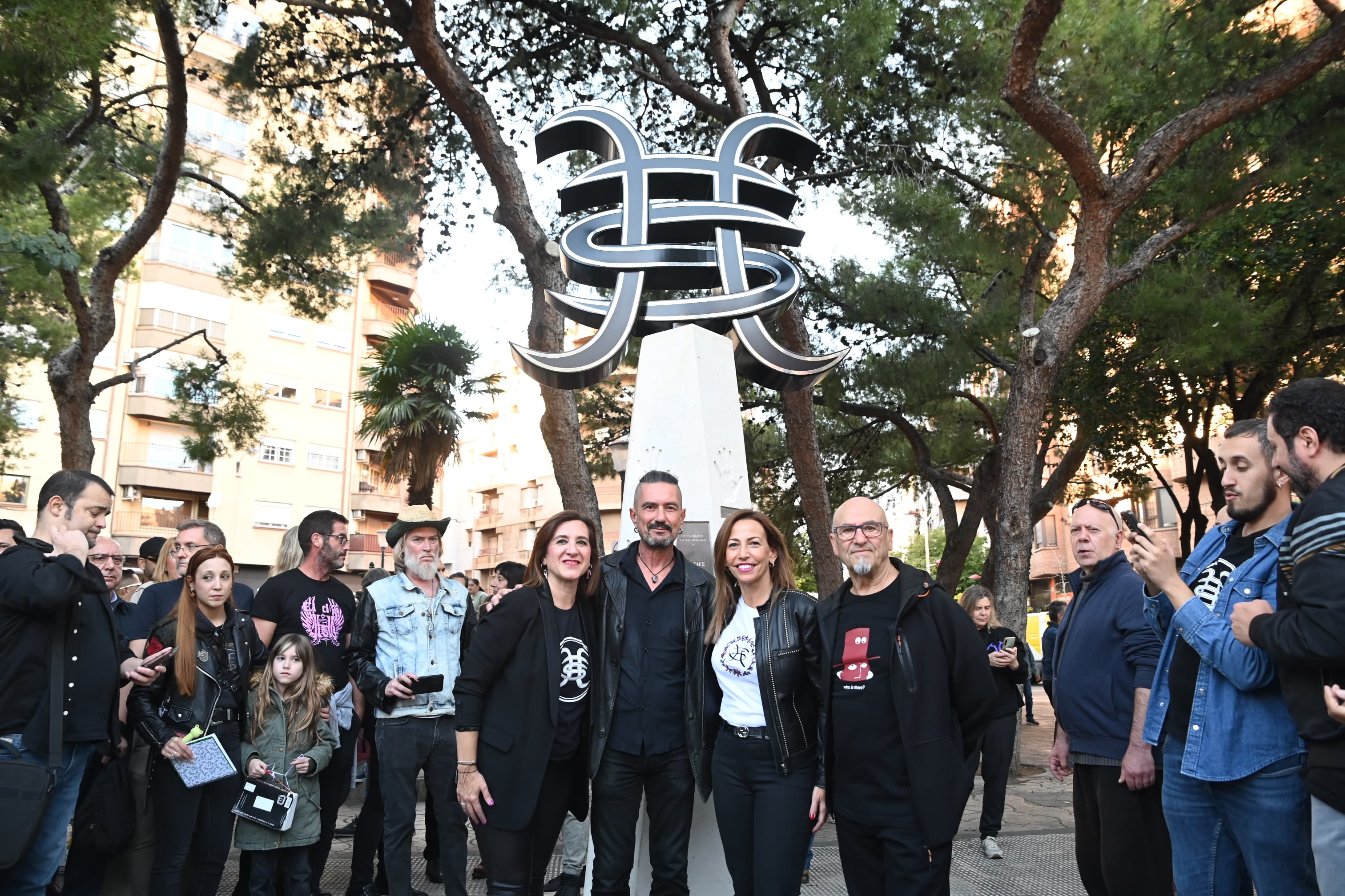 Zaragoza rinde homenaje a Héroes del Silencio