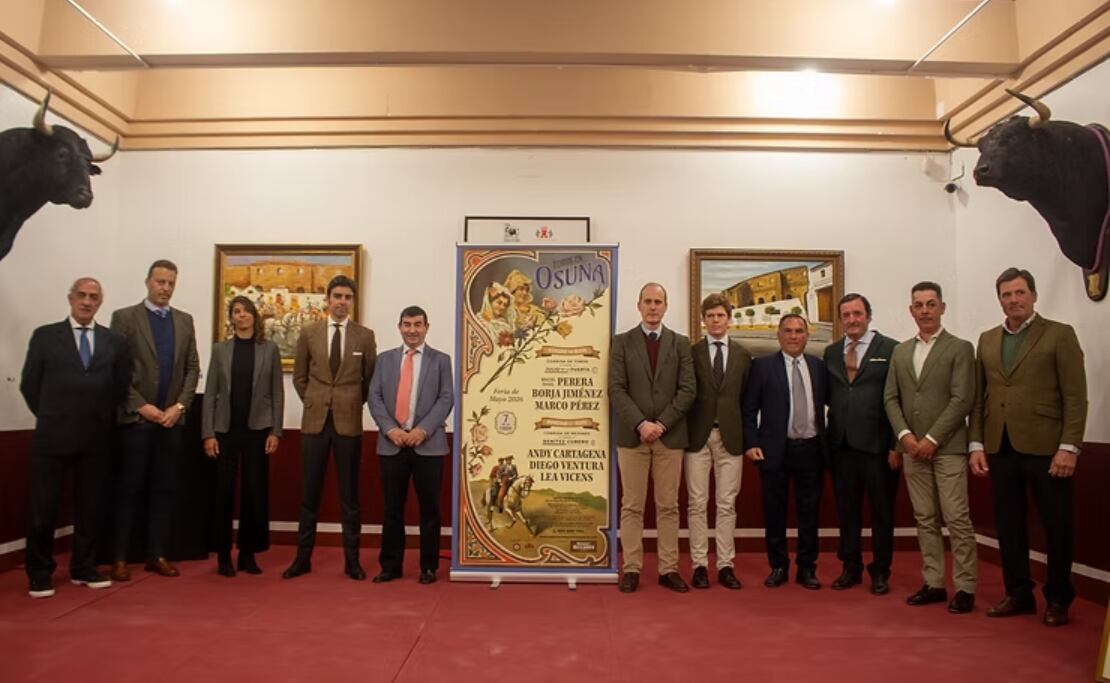 Foto de familia en la presentación de los carteles de la Feria de Osuna 2026