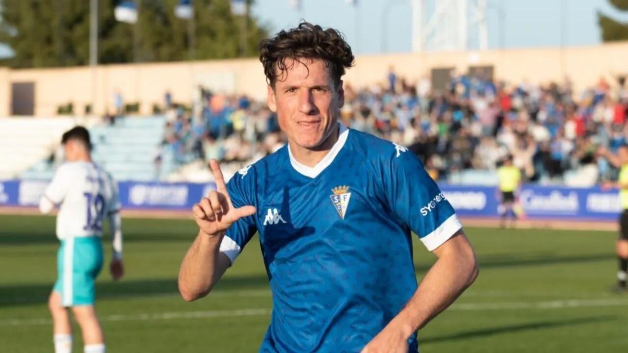 Rodrigo Sanz celebra un gol