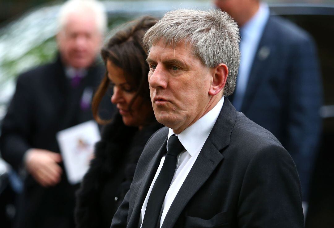 Peter Beardsley durante el funeral de Ray Wilkins.