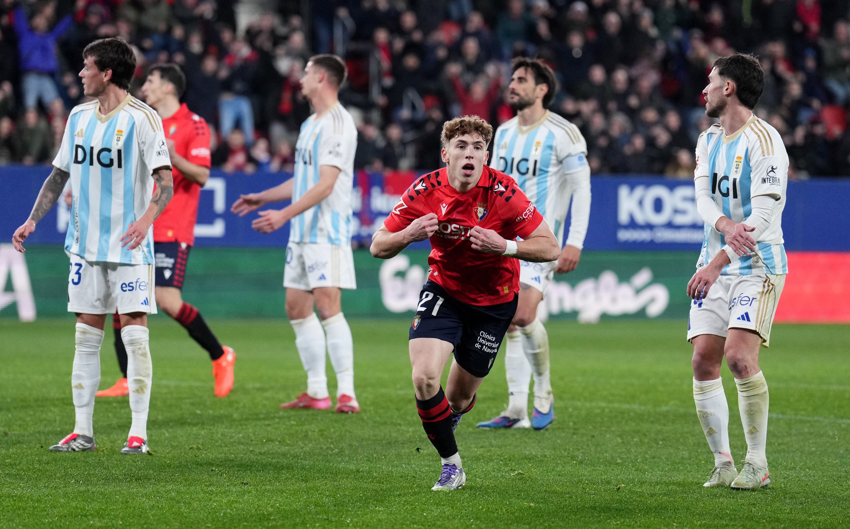 Víctor Muñoz celebra su gol con Osasuna frente al Real Oviedo