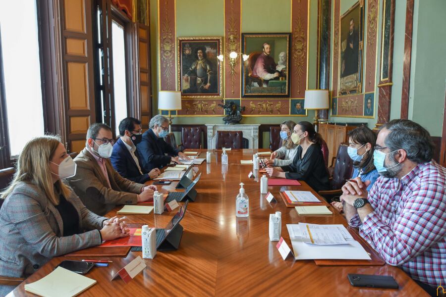 Un momento de la reunión entre Ayuntamiento y Diputación para coordinarse de cara a Fenavin