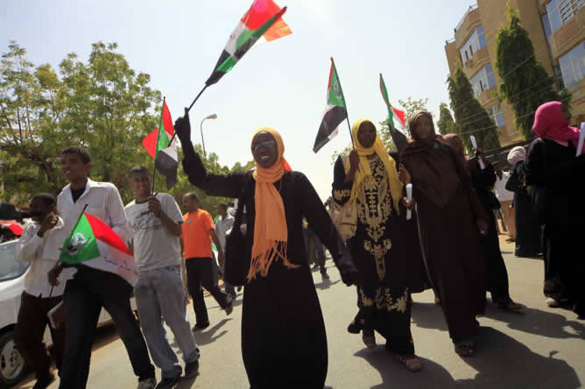 Manifestantes contra el líder libio Muammar el Gadafi in Khartoum (Sudán)