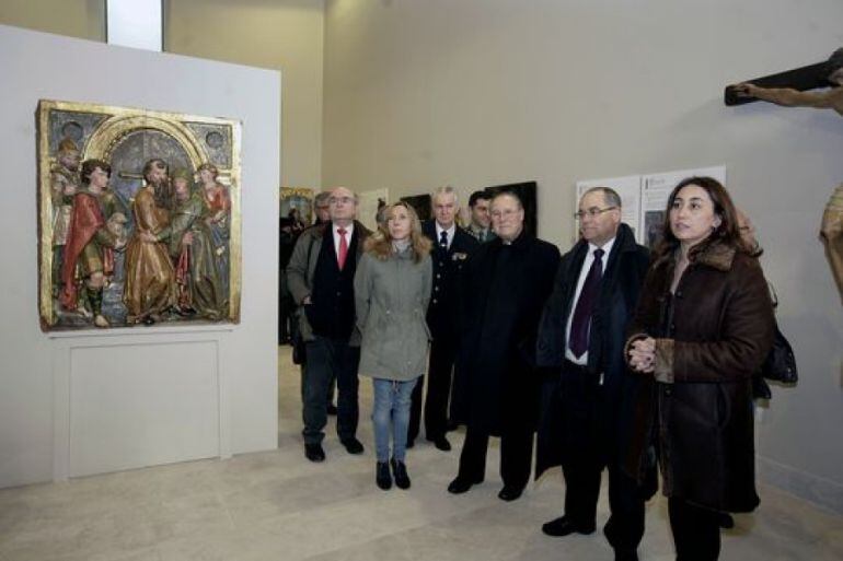 Foto de archivo de una exposición con piezas restauradas al amparo del convenio. 