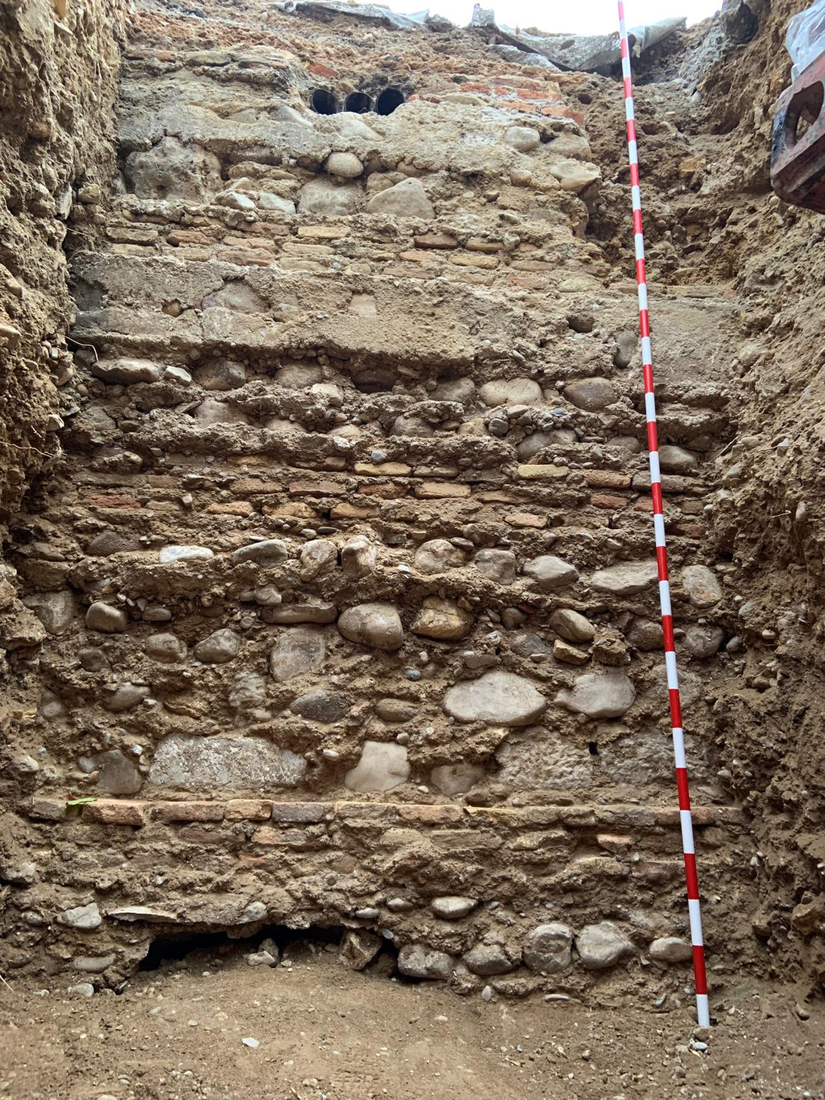 Restos arqueológicos en la plaza de San Miguel