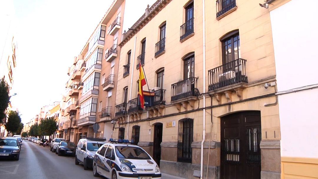 Agentes de la Policía Nacional han detenido en Andújar a dos personas por contrabando de tabaco.