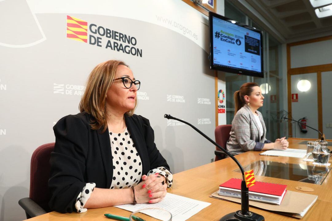 Mayte Pérez y Maru Díaz en plena rueda de prensa