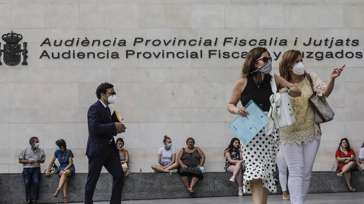 Susana Gisbert y Paco Simón abordan en A Vivir Comunitat Valenciana el problema del aumento de los delitos de odio, sobre todo racistas u homófobos