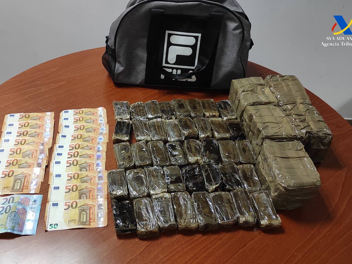 Interceptado con 8,7 kilos de hachís cuando viajaba en barco desde Lanzarote a Gran Canaria