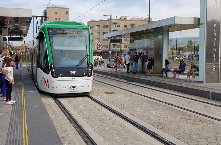 El metro de Granada en la estación PTS este miércoles