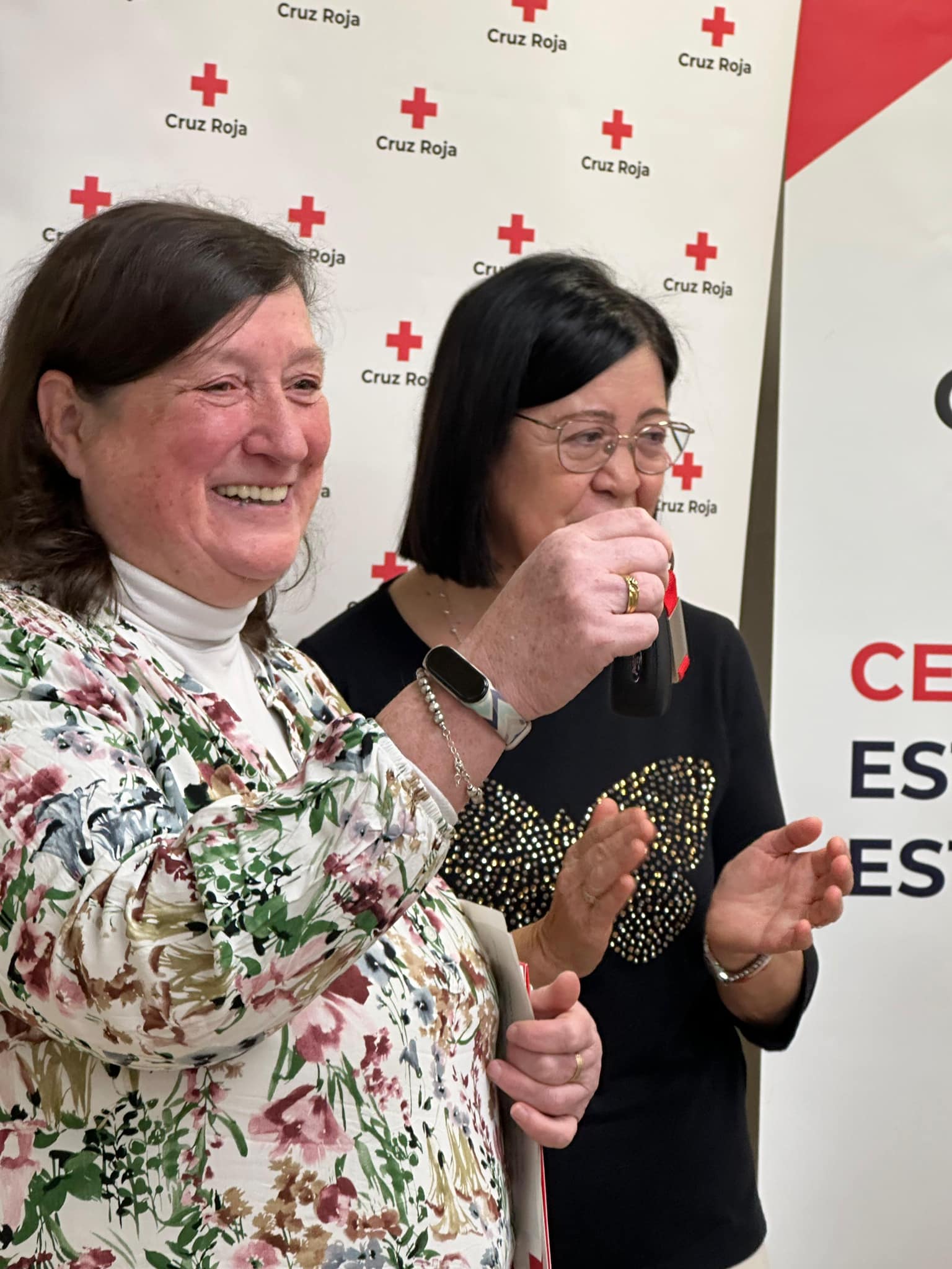 La presidente de la Cruz Roja y una de las hermanas de Pepe