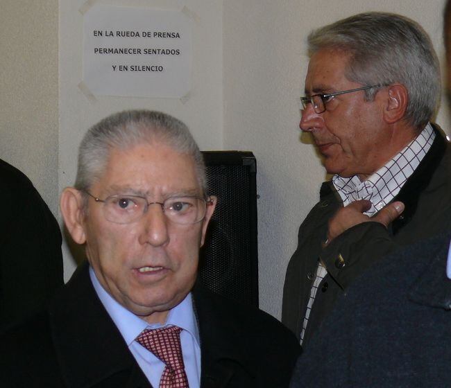 Domingo Cueto, junto a Dionisio Elías, su mano derecha en la Cultural