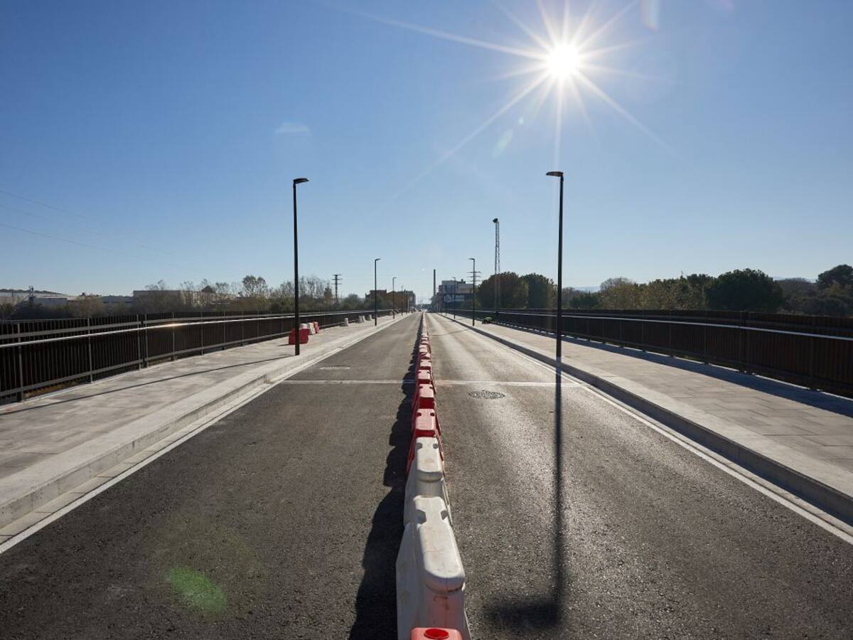 Abre al tráfico y a los peatones el Pont d'Alacant tras 8 meses de obras
