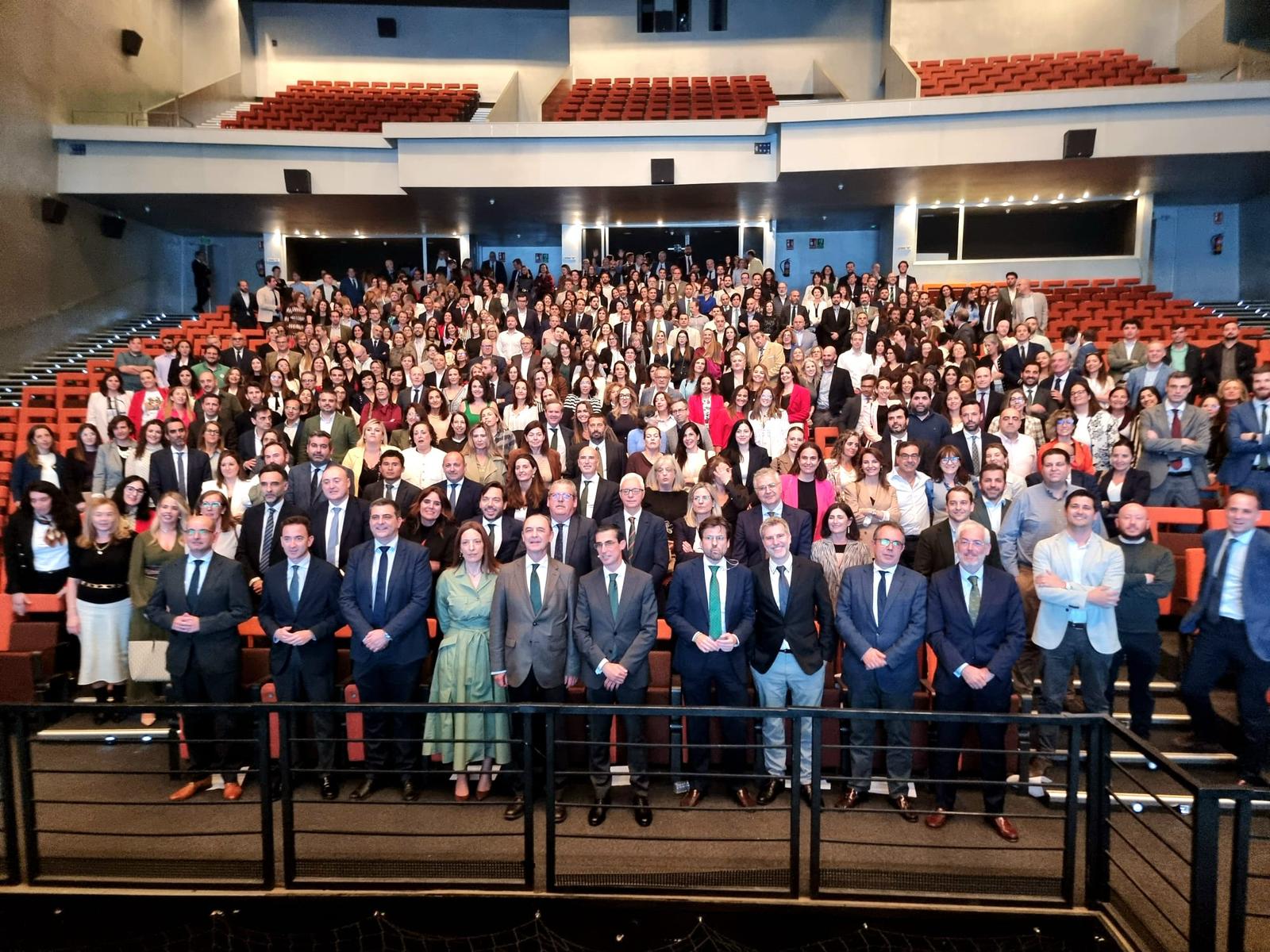 Asistentes al acto de presentación del Plan Estratégico de Caja Rural de Jaén.