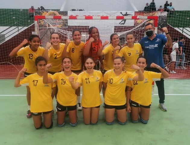 Equipo cadete femenino del Puerto del Carmen.