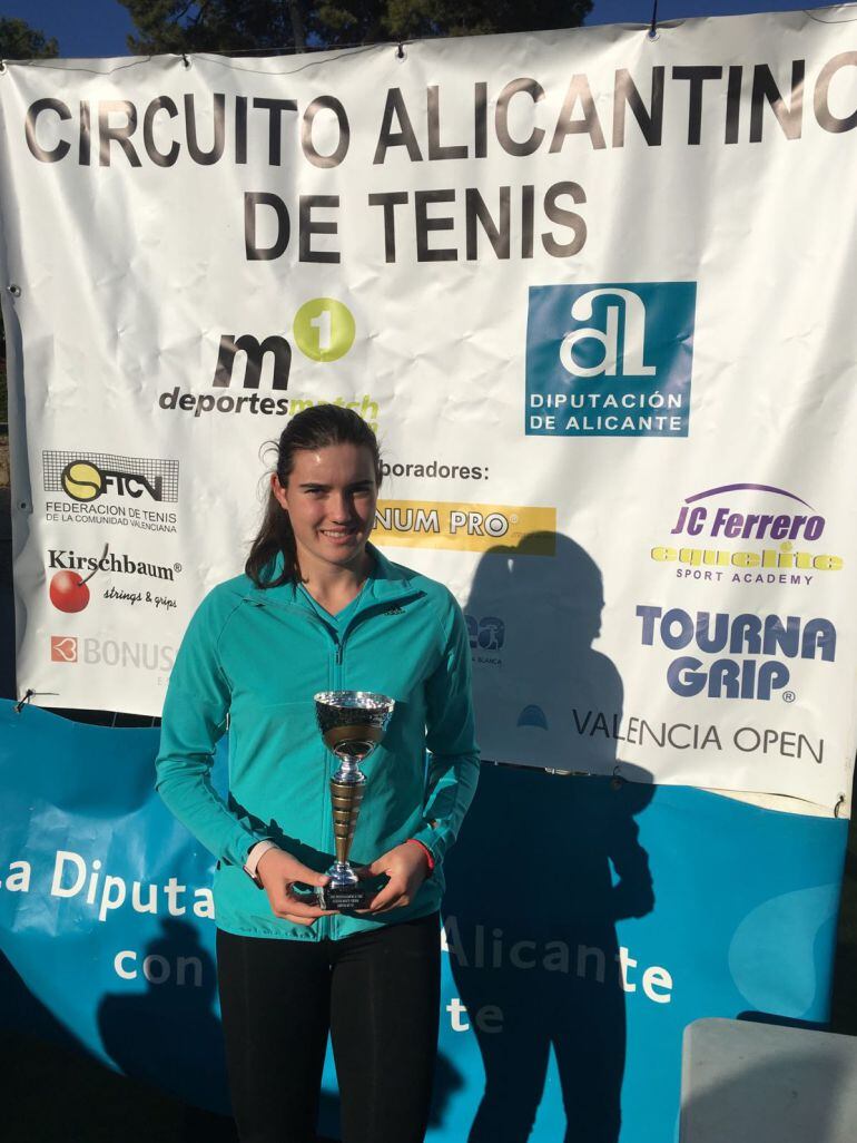 Andrea Redondo, jugadora del Club de Tenis Dénia.