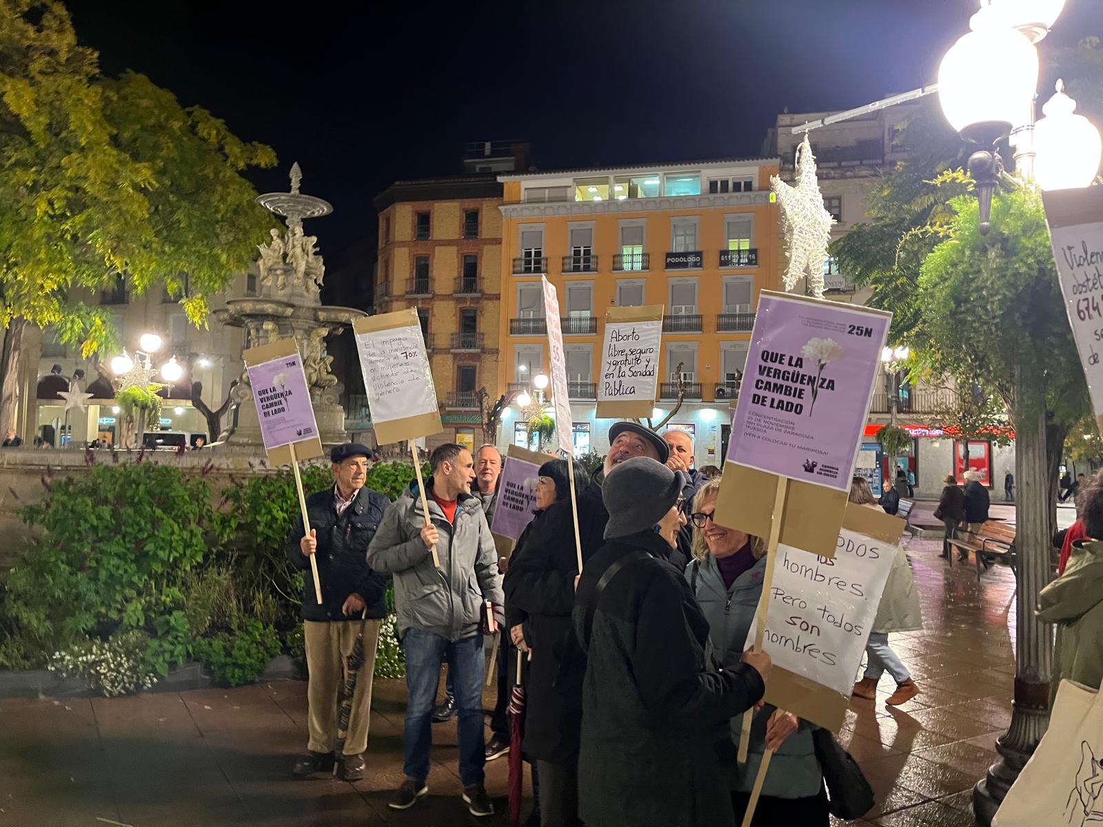 Concentración por el 25-N en Huesca