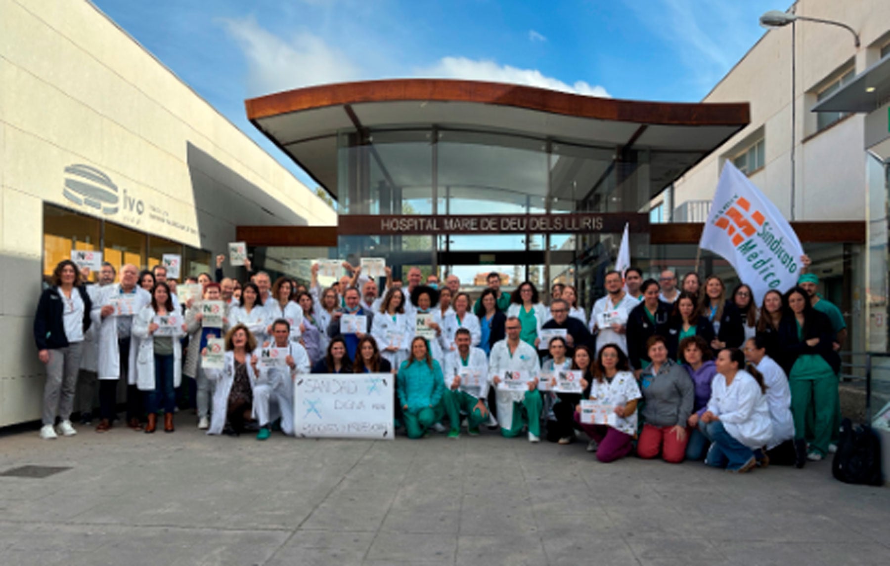 Imagen de la protesta que ha tenido lugar en el Hospital Virgen de los Lirios