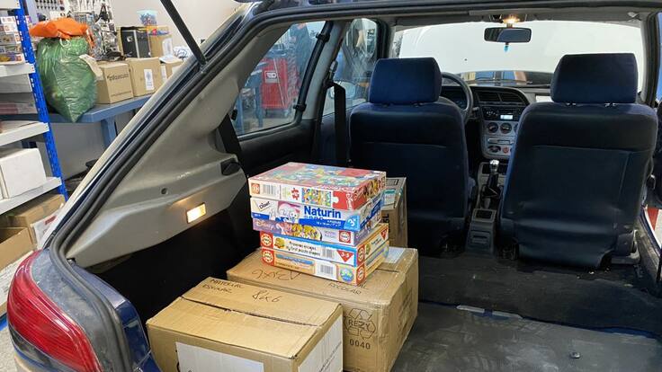 Estudiants de l'UPC de Manresa reparteixen material humanitari a Marroc