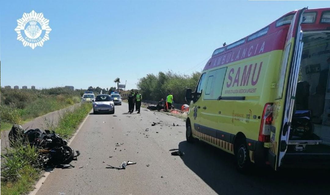 El siniestro que se ha producido a las 13.00 horas cuando, por causas que se investigan, las dos motocicletas han colisionado frontalmente en un tramo de dicho camino 