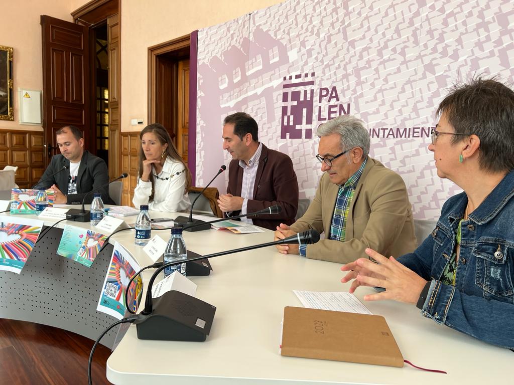 El Ayuntamiento y la Universidad Popular de Palencia han presentado los cursos de los Centros de Acción Social y el Aula de Mayores