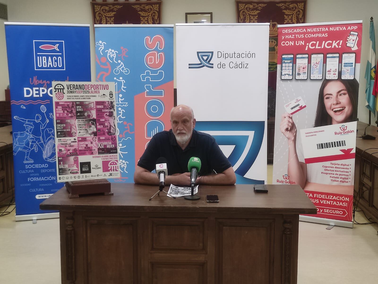 Javier Vidal durante la comparecencia