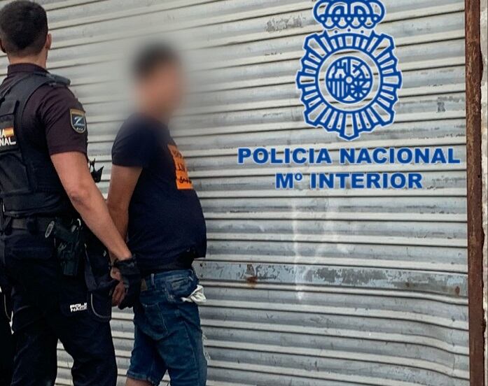 Arresto del individuo por la Policía