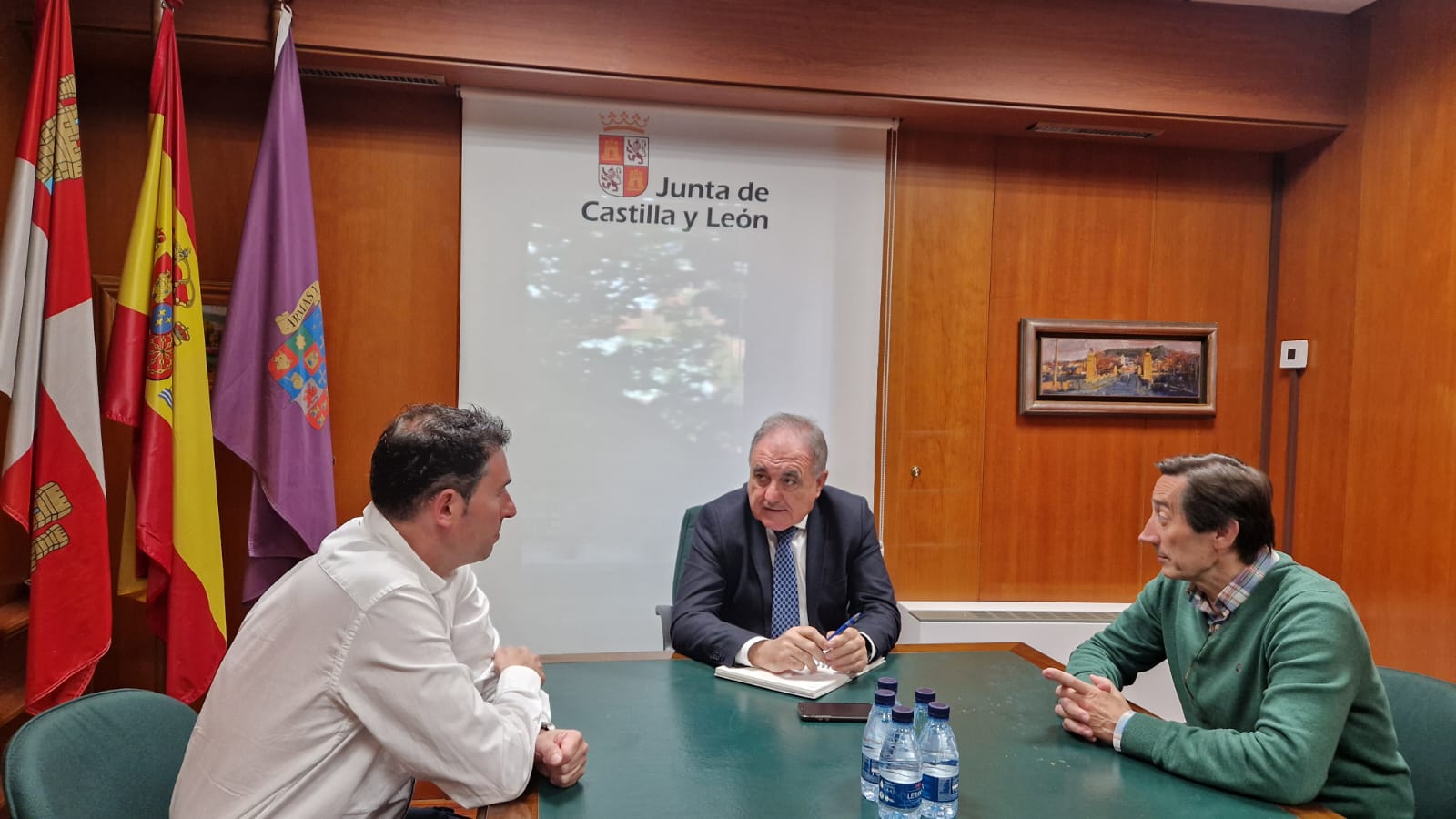 Reunión del delegado de la Junta en Palencia con los alcaldes de Vertavillo y Hérmedes de Cerrato