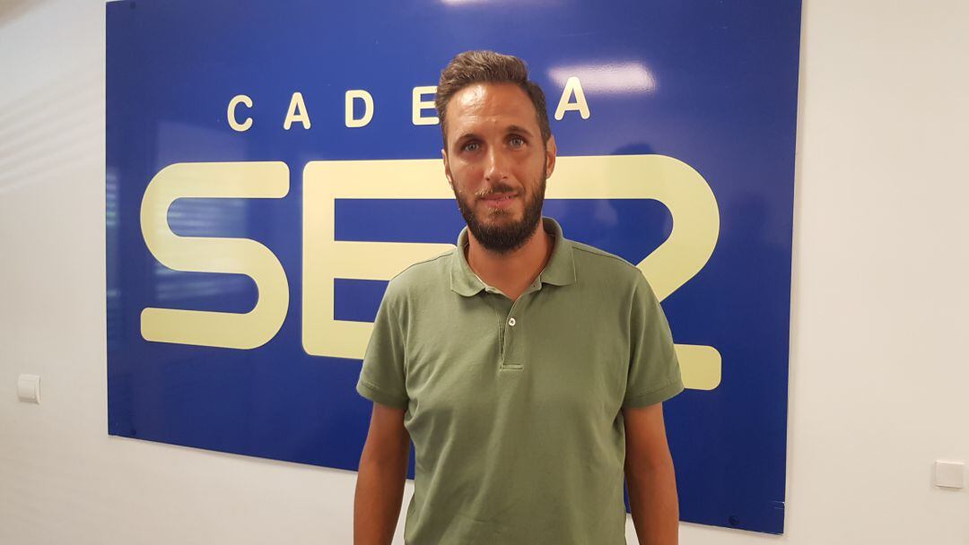 Lluís Planagumà, en los estudios de la Radio Alicante