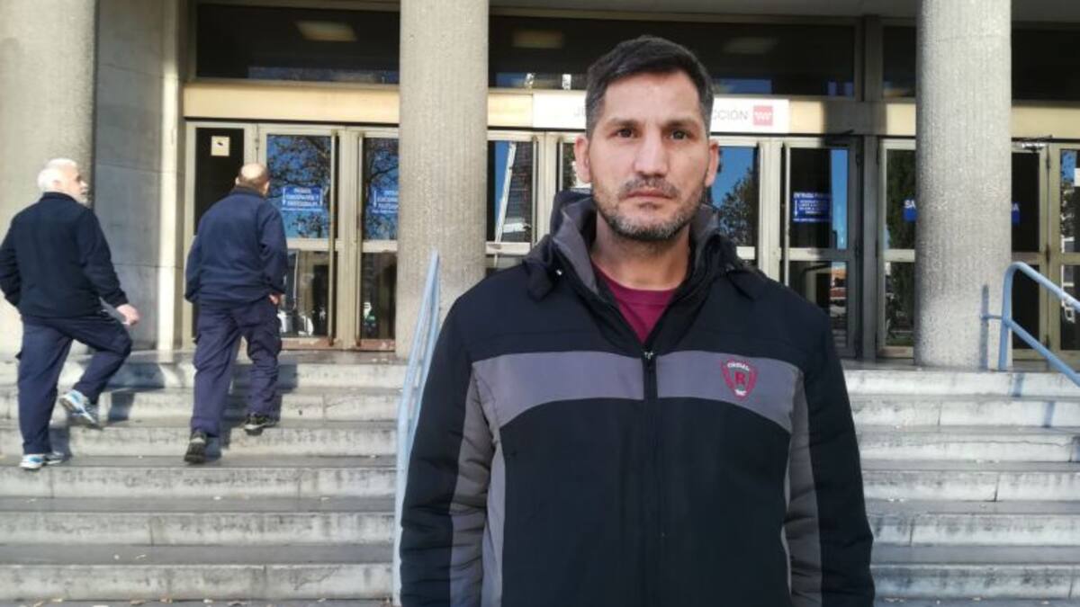 La Fiscalía pide multar a tres jóvenes ultraderechistas por agredir a un activista