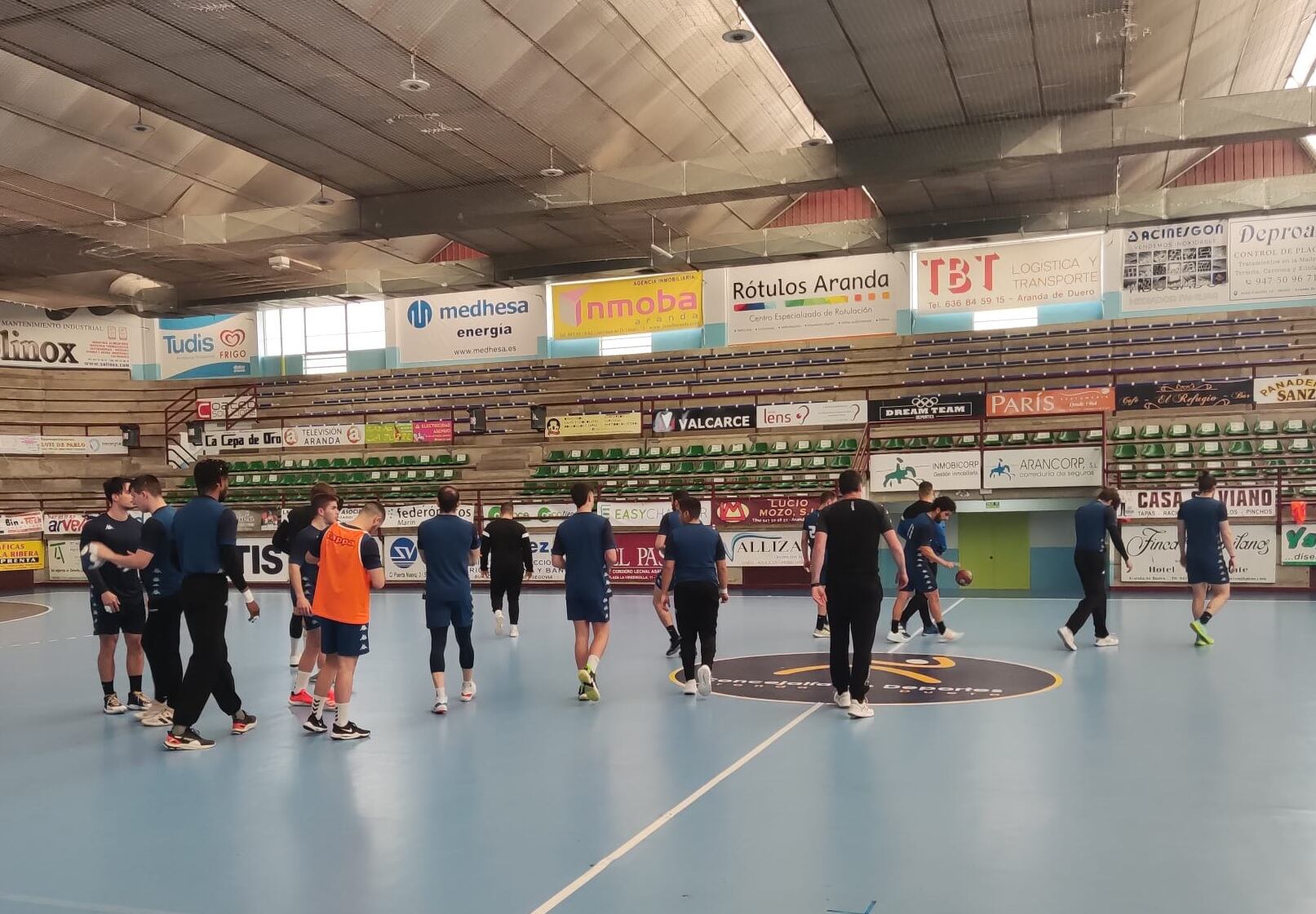 Una de las sesiones de trabajo del Tubos Aranda durante esta semana en el Príncipe de Asturias