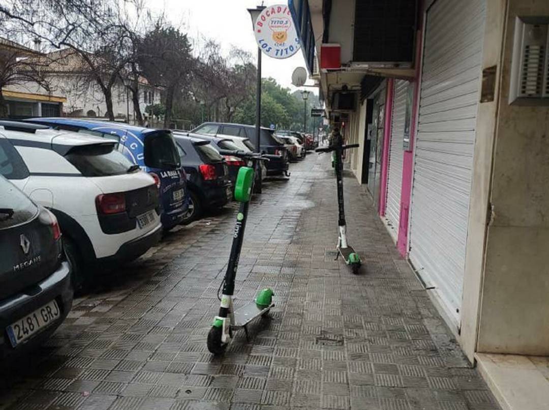 El Ayuntamiento de Sevilla se reúne con las empresas de patinetes eléctricos para presentarles un propuesta piloto