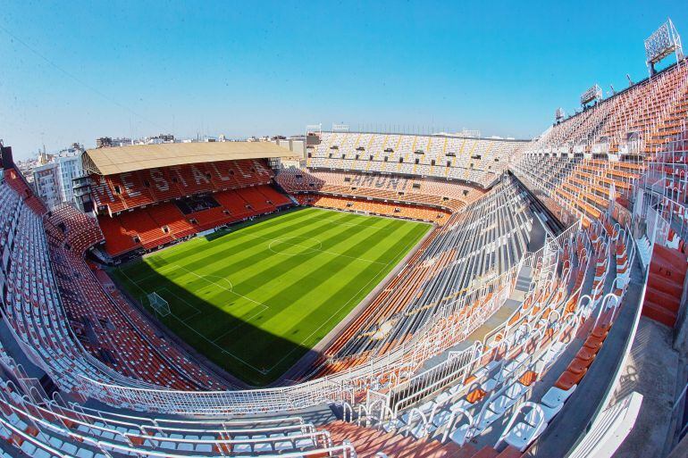 Imagen panorámica de Mestalla, recinto donde El Larguero hará el programa este jueves 