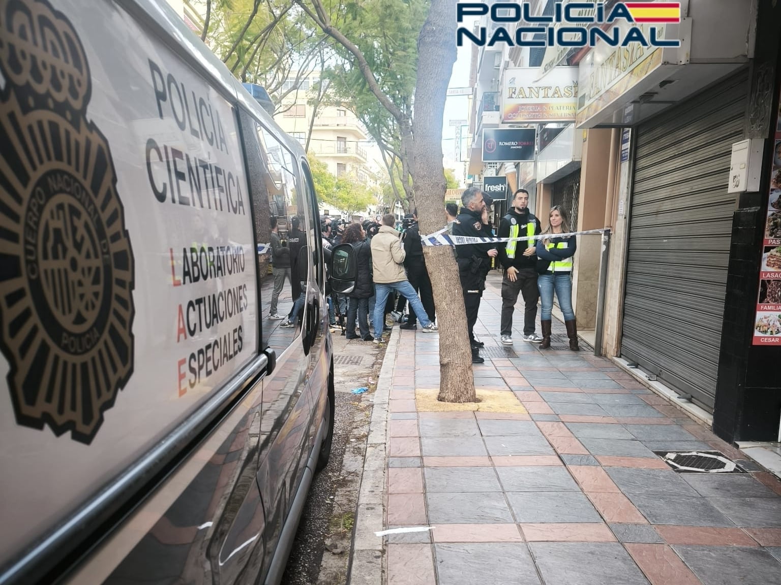 Calle donde se ha producido el suceso en Fuengirola (Málaga)