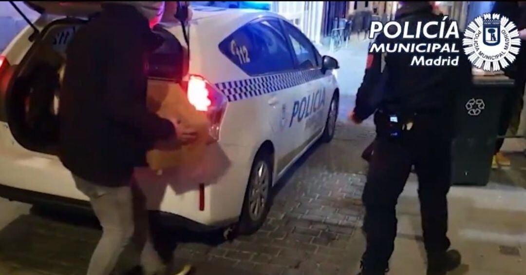 Imagen de archivo de un coche patrulla de la Policía Municipal madrileña.