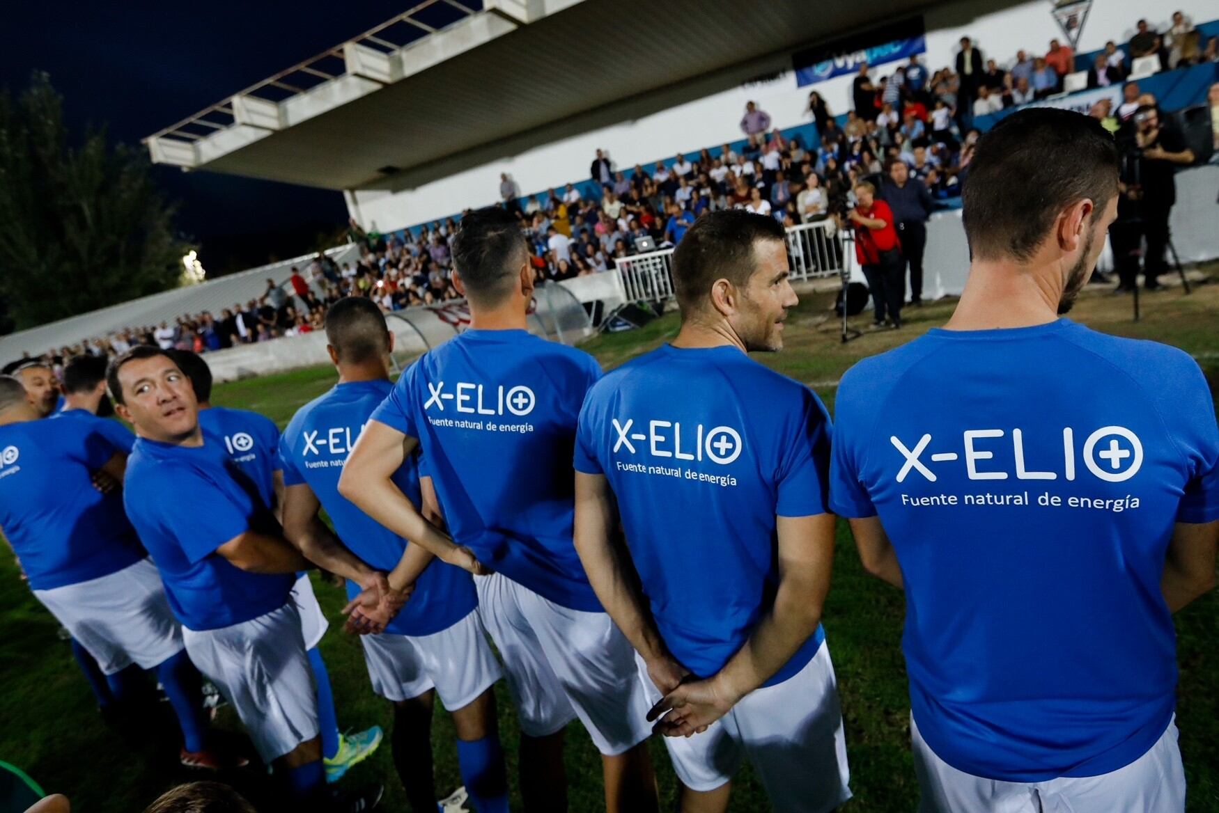 El logotipo de X-ELIO en las camisetas de los jugadores del Villena CF