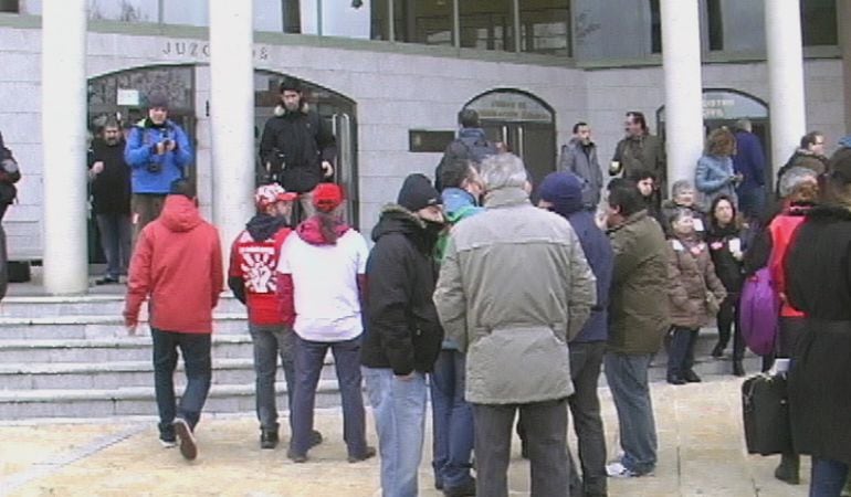 Imágenes de los Juzgados de Getafe momentos antes de comenzar la segunda jornada del juicio contra las &#039;8 de Airbus&#039;.