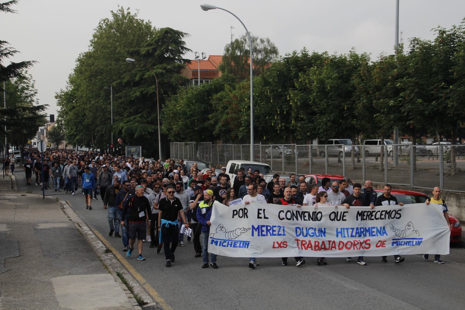 Primera jornada de huelga de los trabajadores de la fábrica de Michelin Vitoria