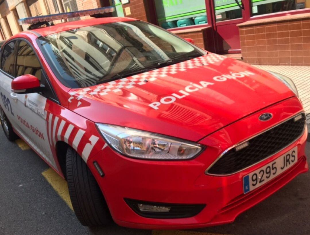 Coche de la Policía Local de Gijón. 