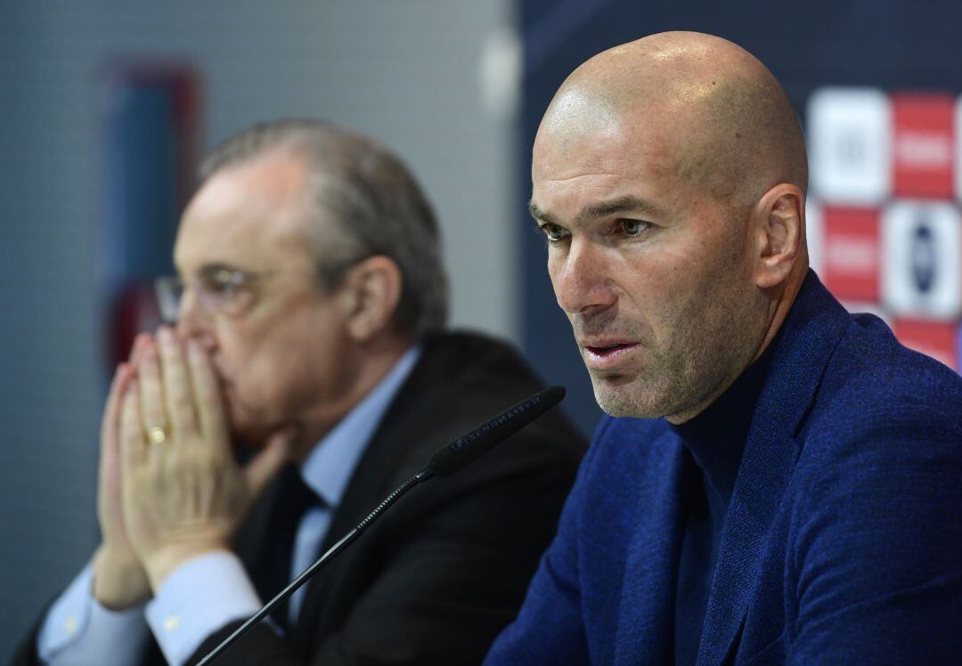 Florentino Pérez y Zidane, en una rueda de prensa